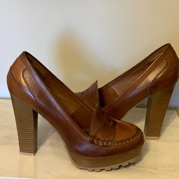 Mia brown platform heel loafer - Picture 2 of 4